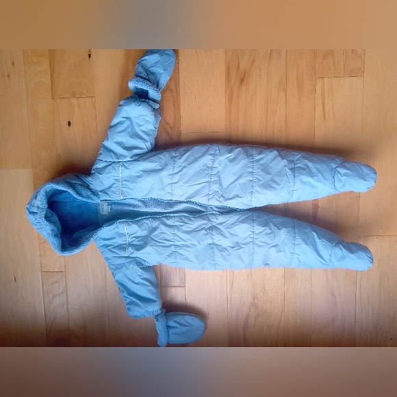 Snowsuit (6-12m) - Picture 1 of 5